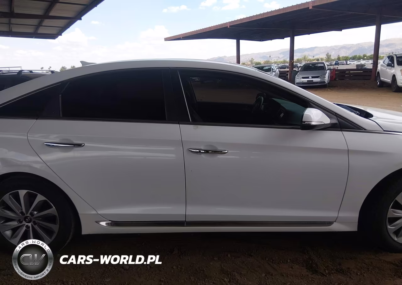 2015 Hyundai Sonata Sport VIN:5NPE34AF8FH046937 - 14