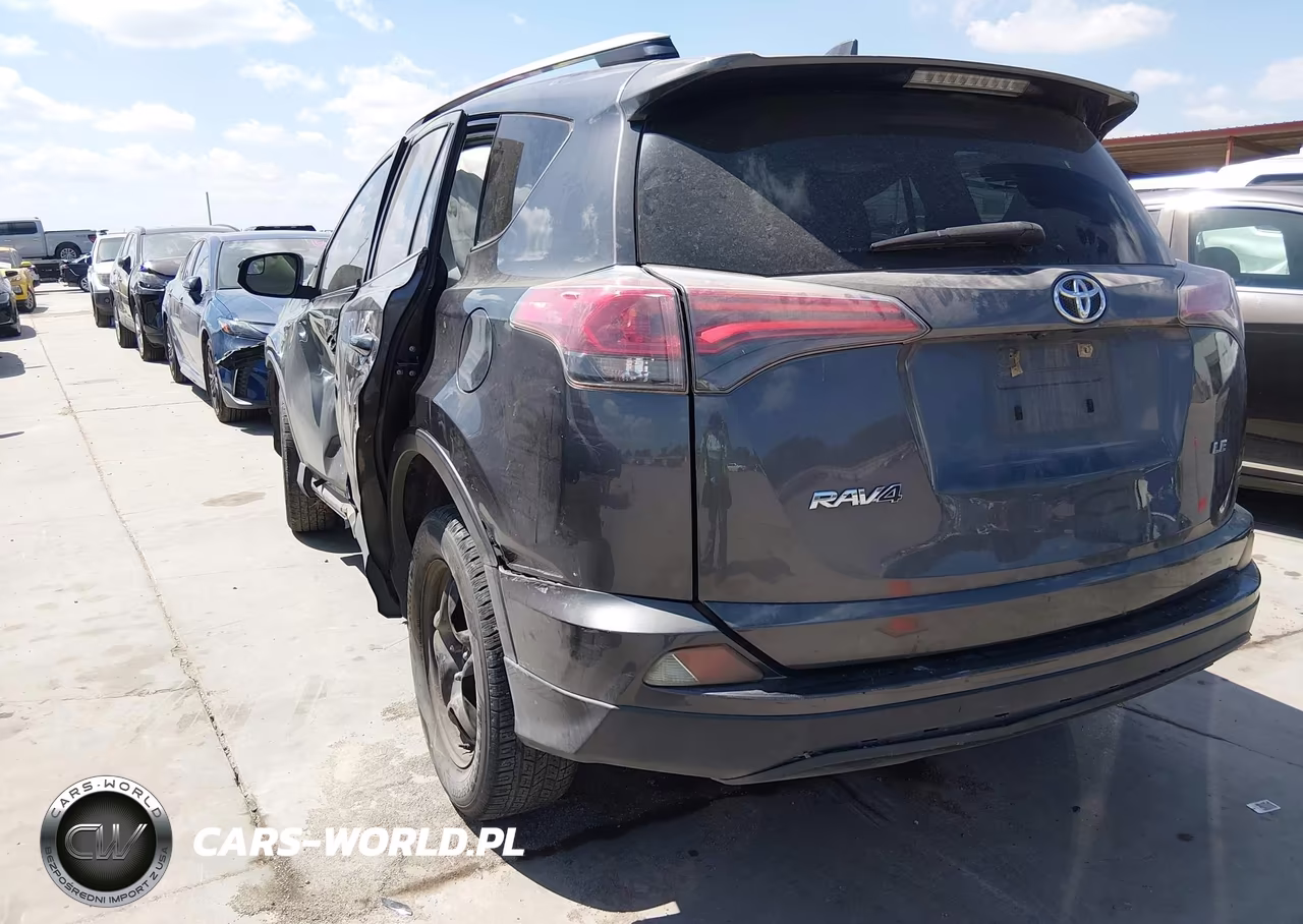 2018 Toyota Rav4 Le VIN:JTMZFREVXJJ739211 - 3
