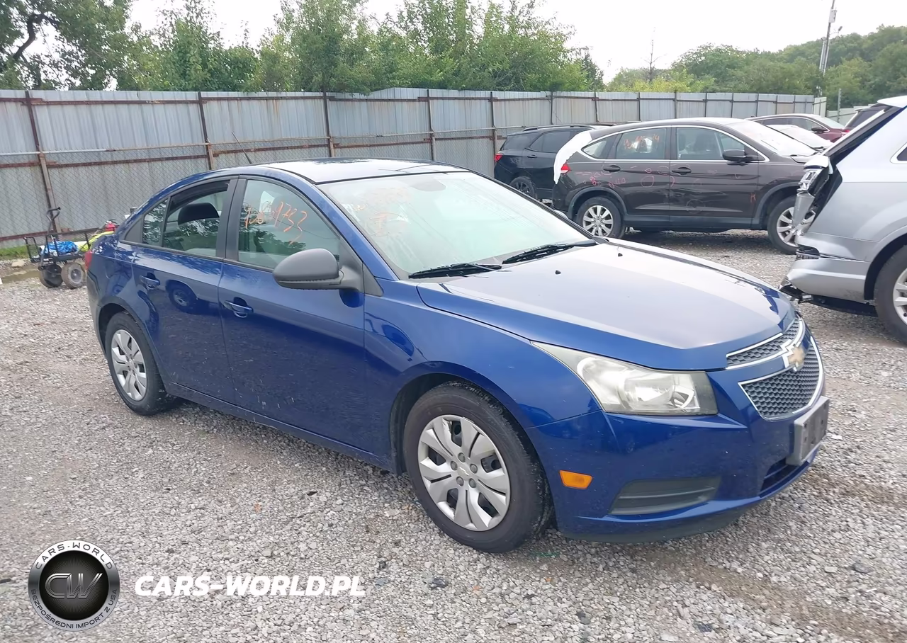 2013 Chevrolet Cruze Ls Auto – zdjęcie 1 z 12