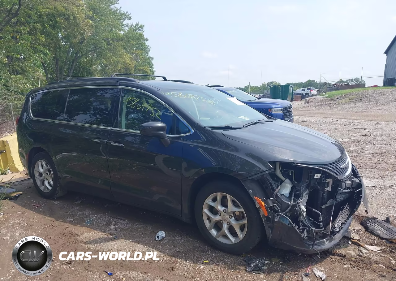 2020 Chrysler Pacifica Touring