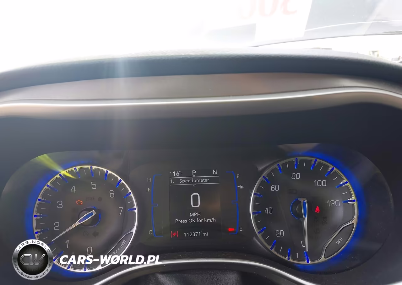 2020 Chrysler Pacifica Touring VIN:2C4RC1FG8LR251884 - 7