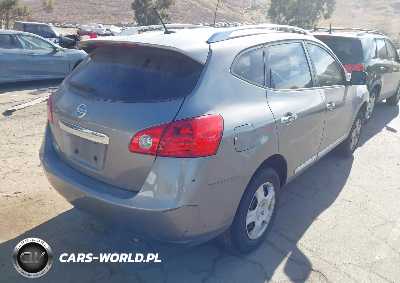 2015 Nissan Rogue Select S VIN:JN8AS5MT5FW661193 - 4