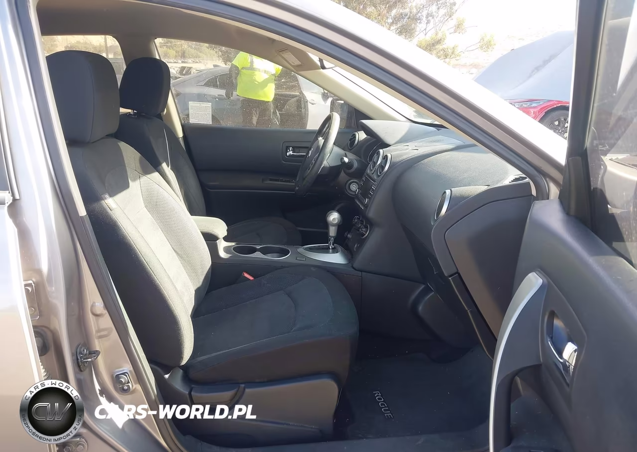 2015 Nissan Rogue Select S VIN:JN8AS5MT5FW661193 - 5