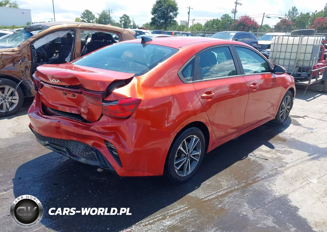 2022 Kia Forte Lxs VIN:3KPF24AD0NE437833 - 4