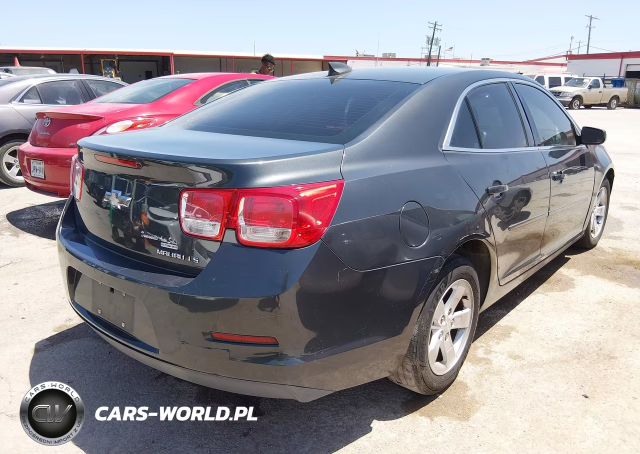 2015 Chevrolet Malibu Ls VIN:1G11B5SL0FF108717 - 4