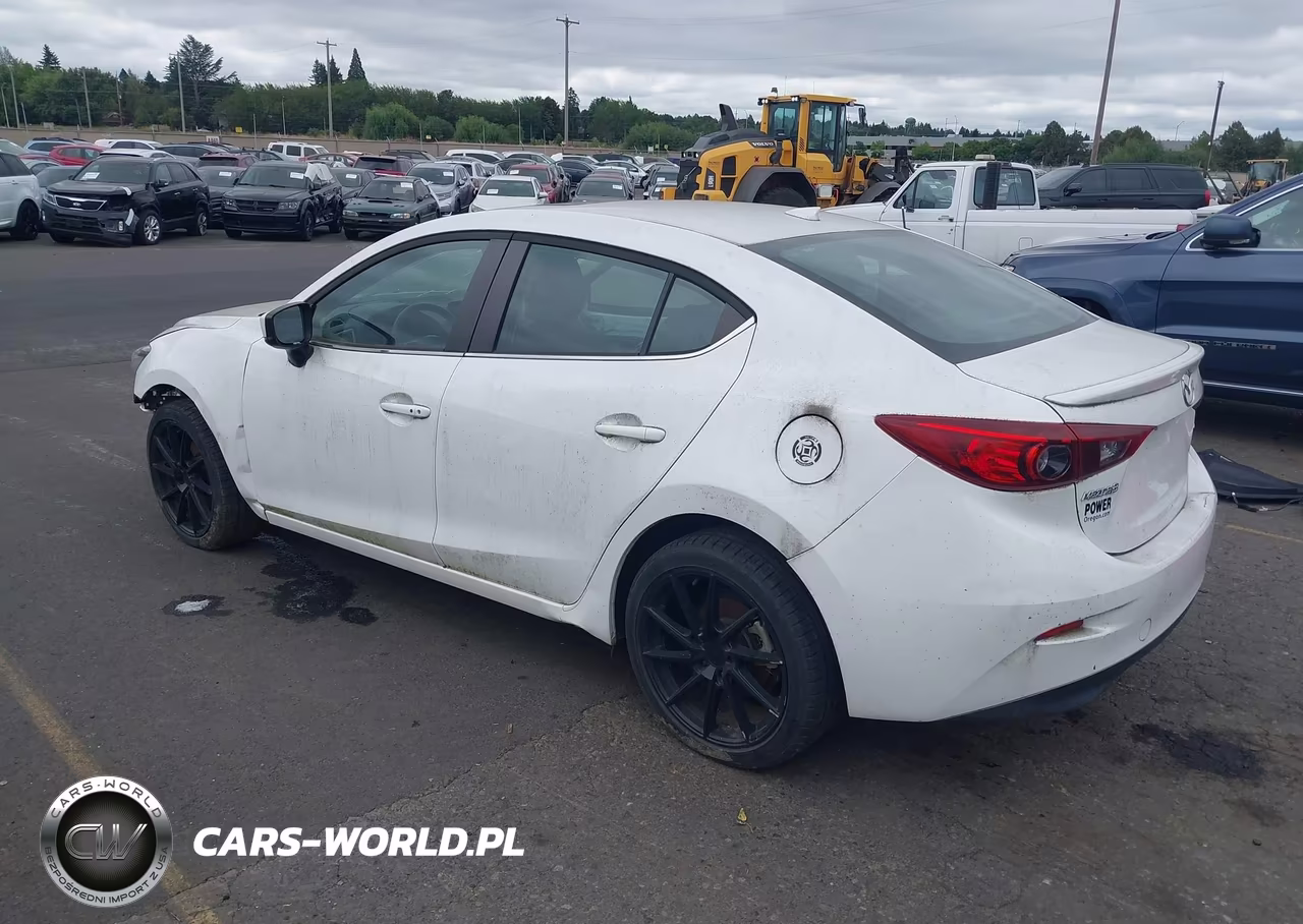 2018 Mazda Mazda3 Touring VIN:3MZBN1V31JM192236 - 3