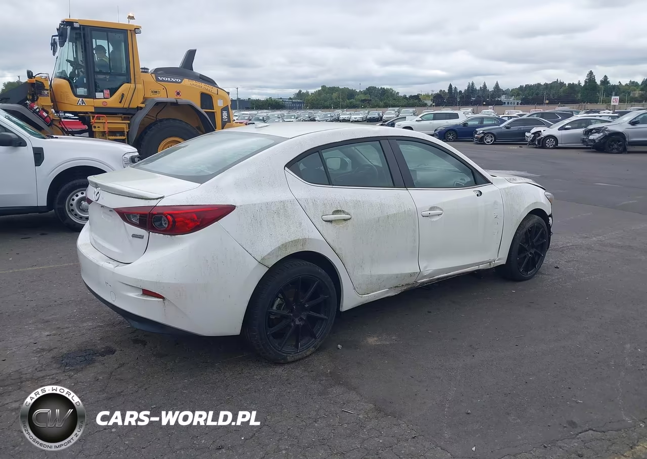 2018 Mazda Mazda3 Touring VIN:3MZBN1V31JM192236 - 4