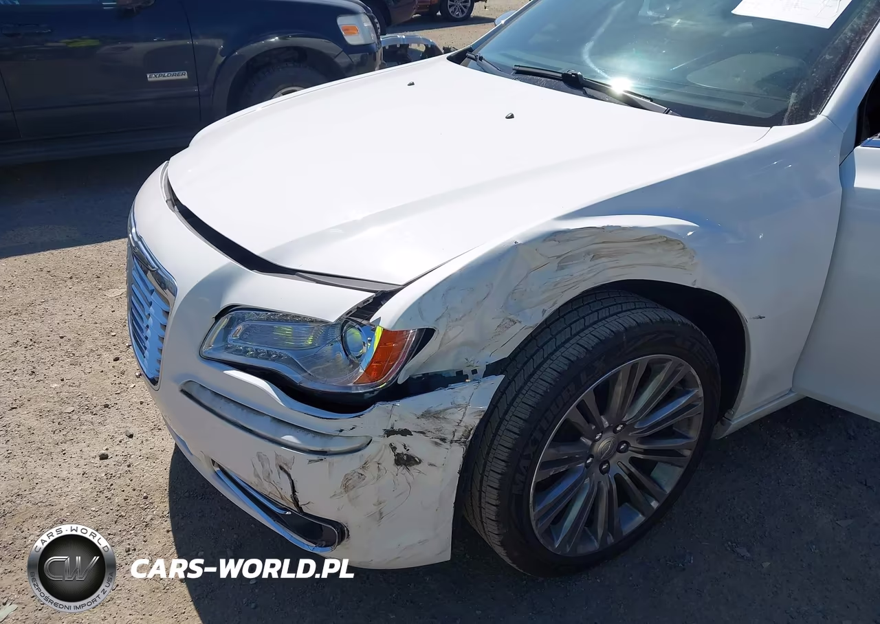 2011 Chrysler 300 Limited VIN:2C3CA5CG8BH582660 - 6