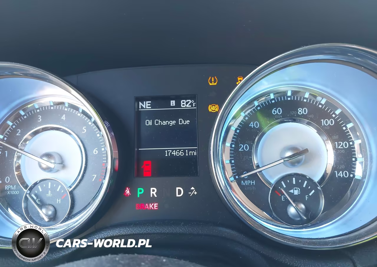 2011 Chrysler 300 Limited VIN:2C3CA5CG8BH582660 - 7