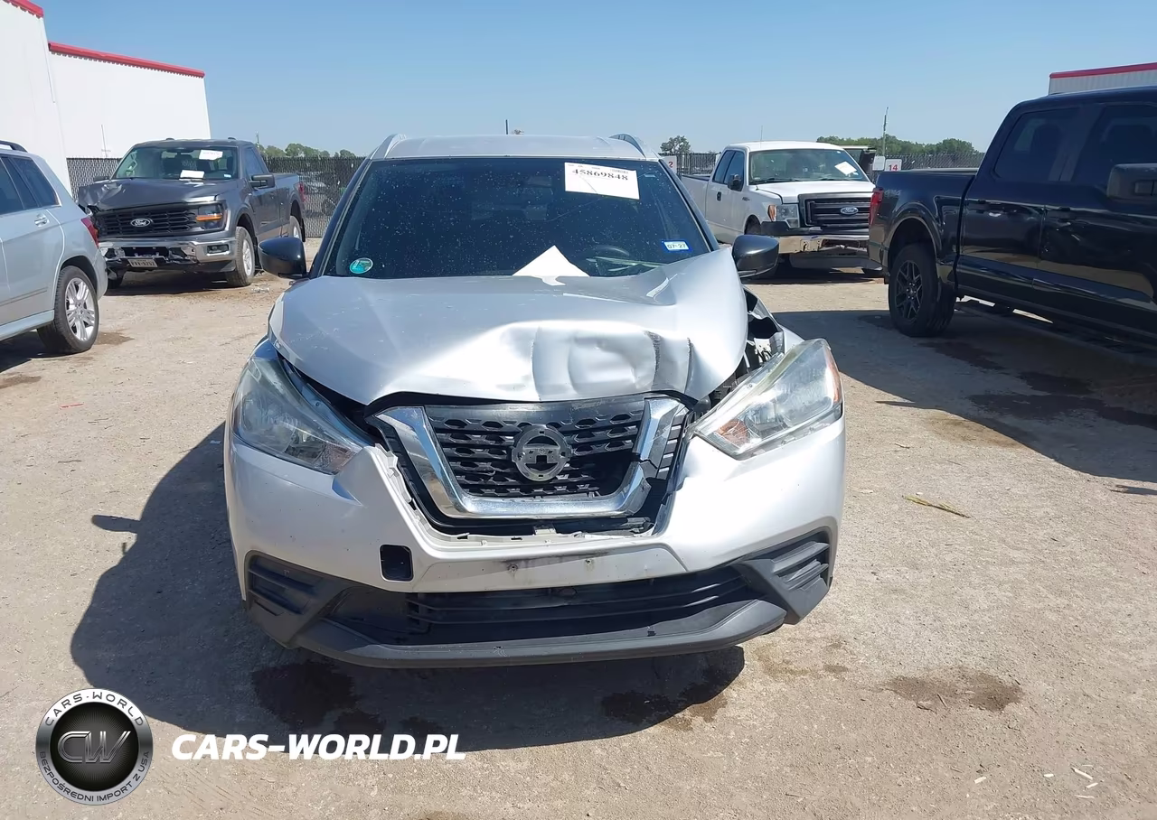 2018 Nissan Kicks S VIN:3N1CP5CUXJL507970 - 12