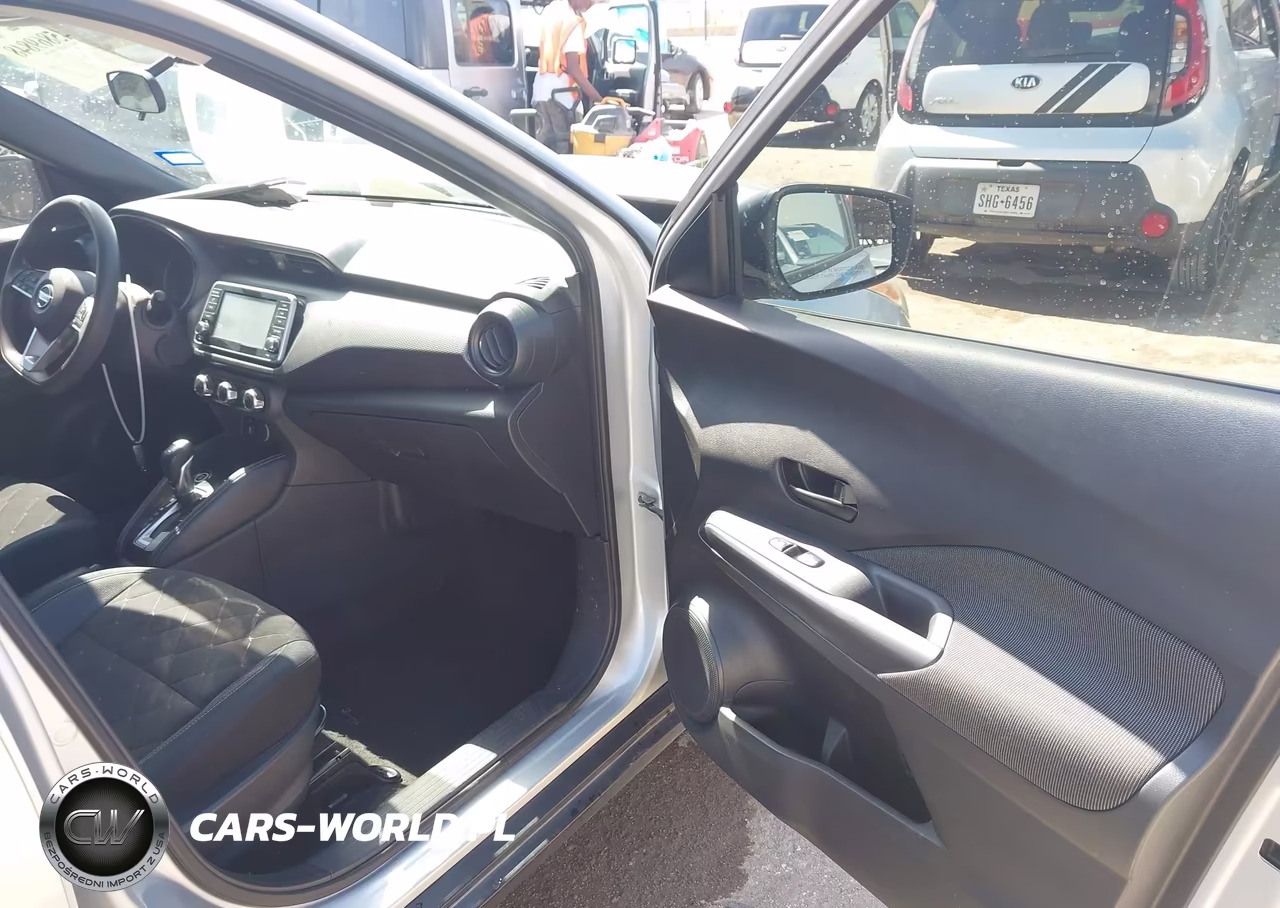 2018 Nissan Kicks S VIN:3N1CP5CUXJL507970 - 5