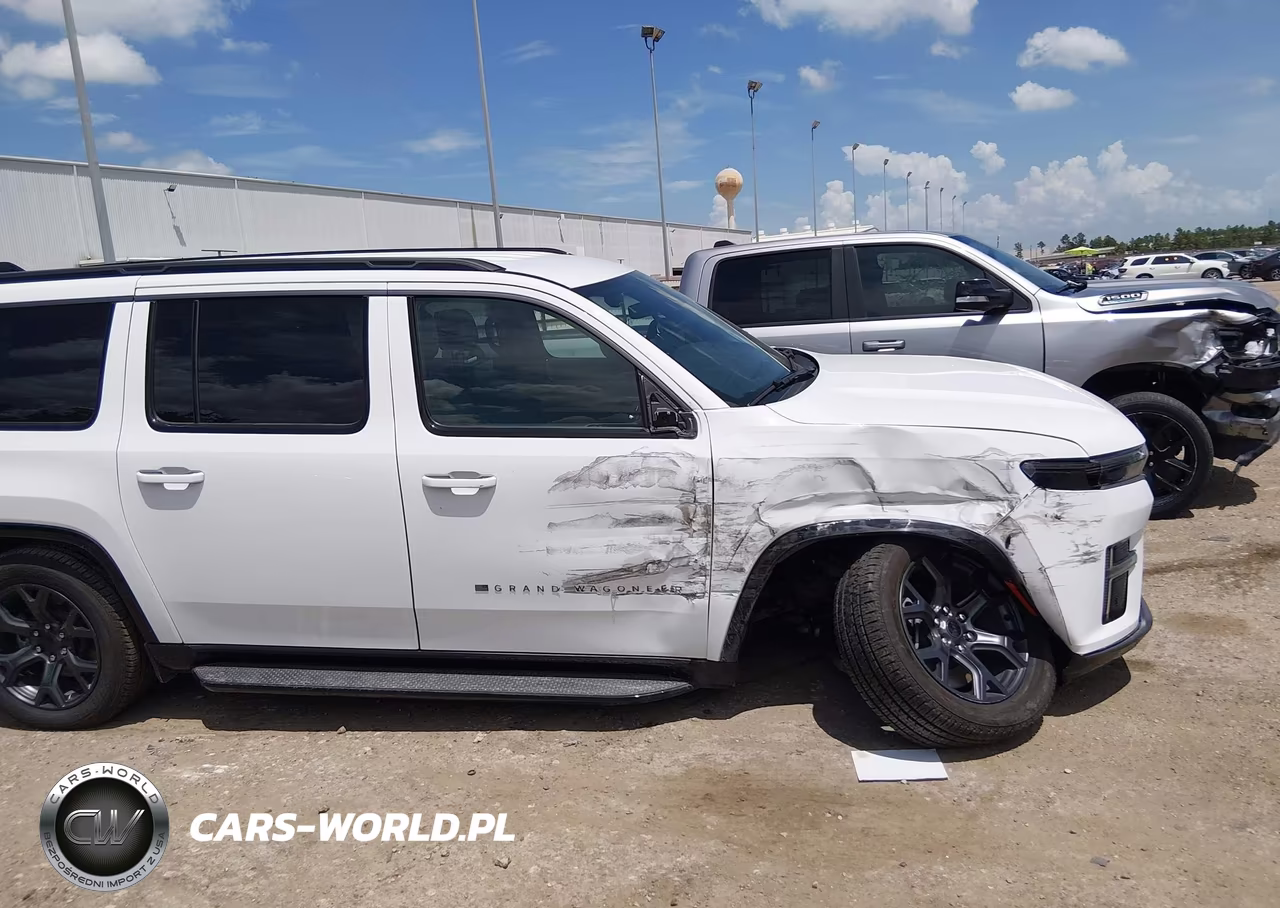 2026 Jeep Grand Wagoneer L Limited Altitude 4X4 VIN:1C4SJSBP1TS157833 - 13
