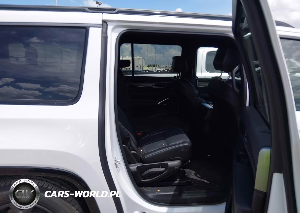 2026 Jeep Grand Wagoneer L Limited Altitude 4X4 VIN:1C4SJSBP1TS157833 - 8