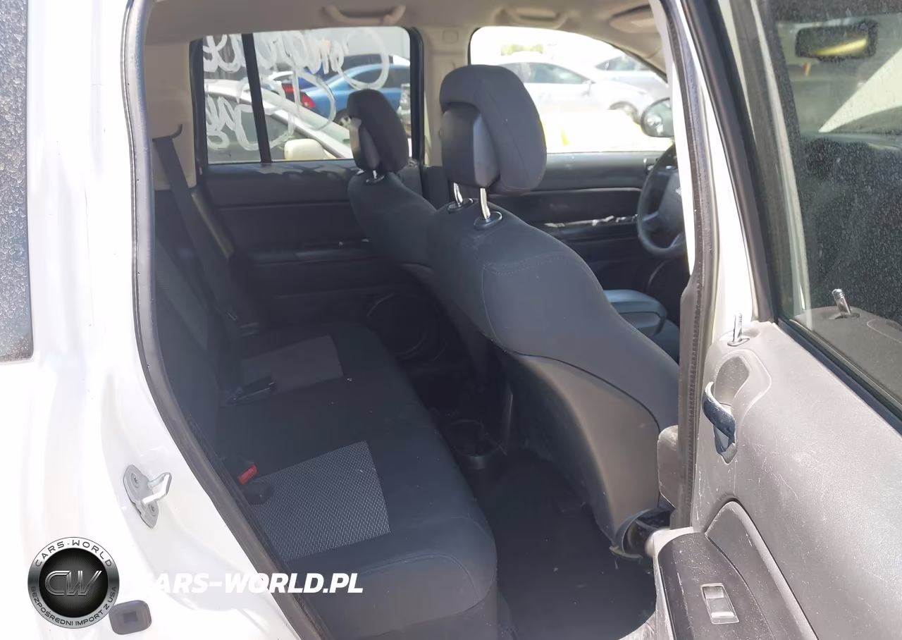 2010 Jeep Compass Sport VIN:1J4NT4FB6AD601916 - 8