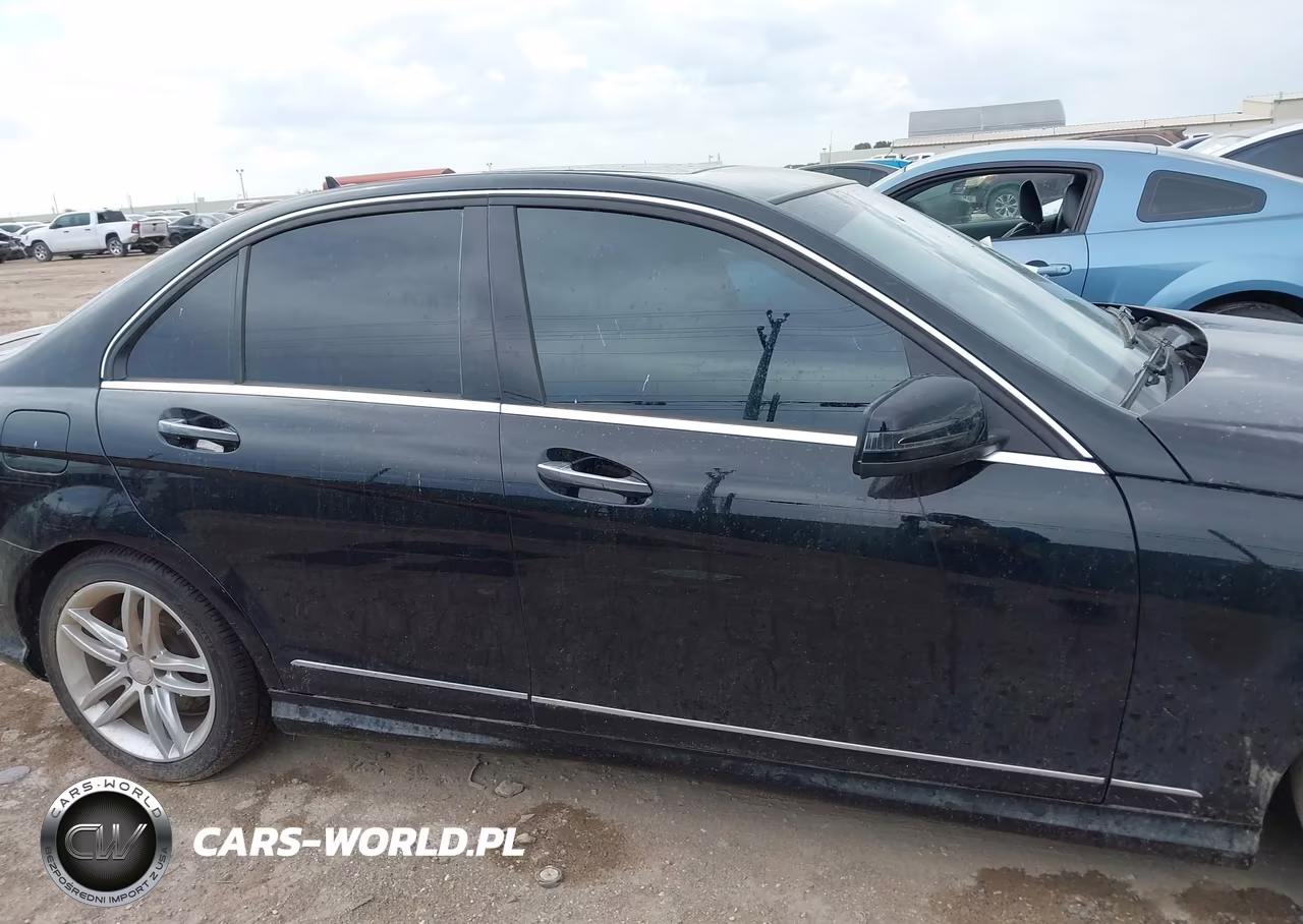 2013 Mercedes-Benz C 250 Sport VIN:WDDGF4HB5DR269869 - 13