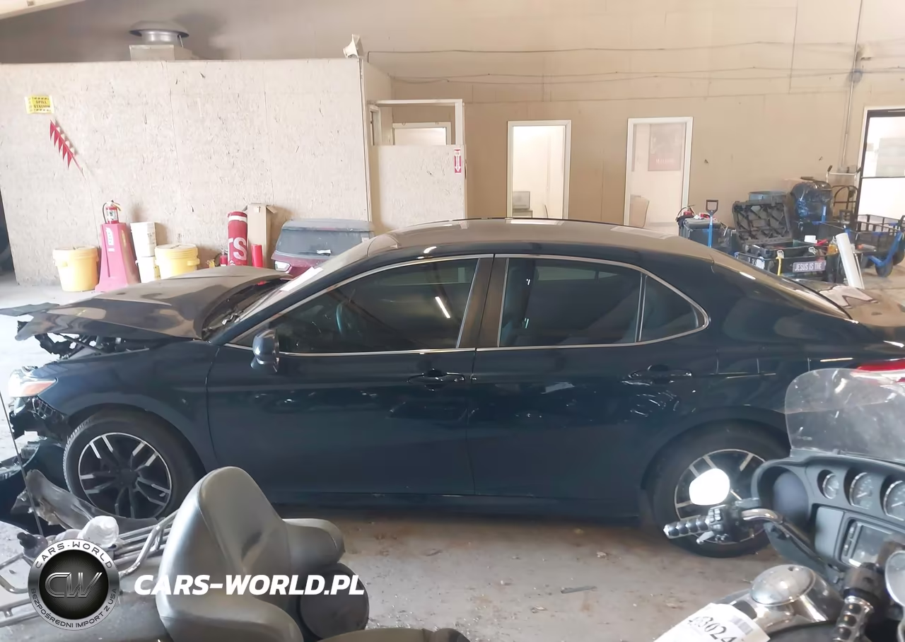 2018 Toyota Camry Le VIN:4T1B11HK8JU667132 - 15