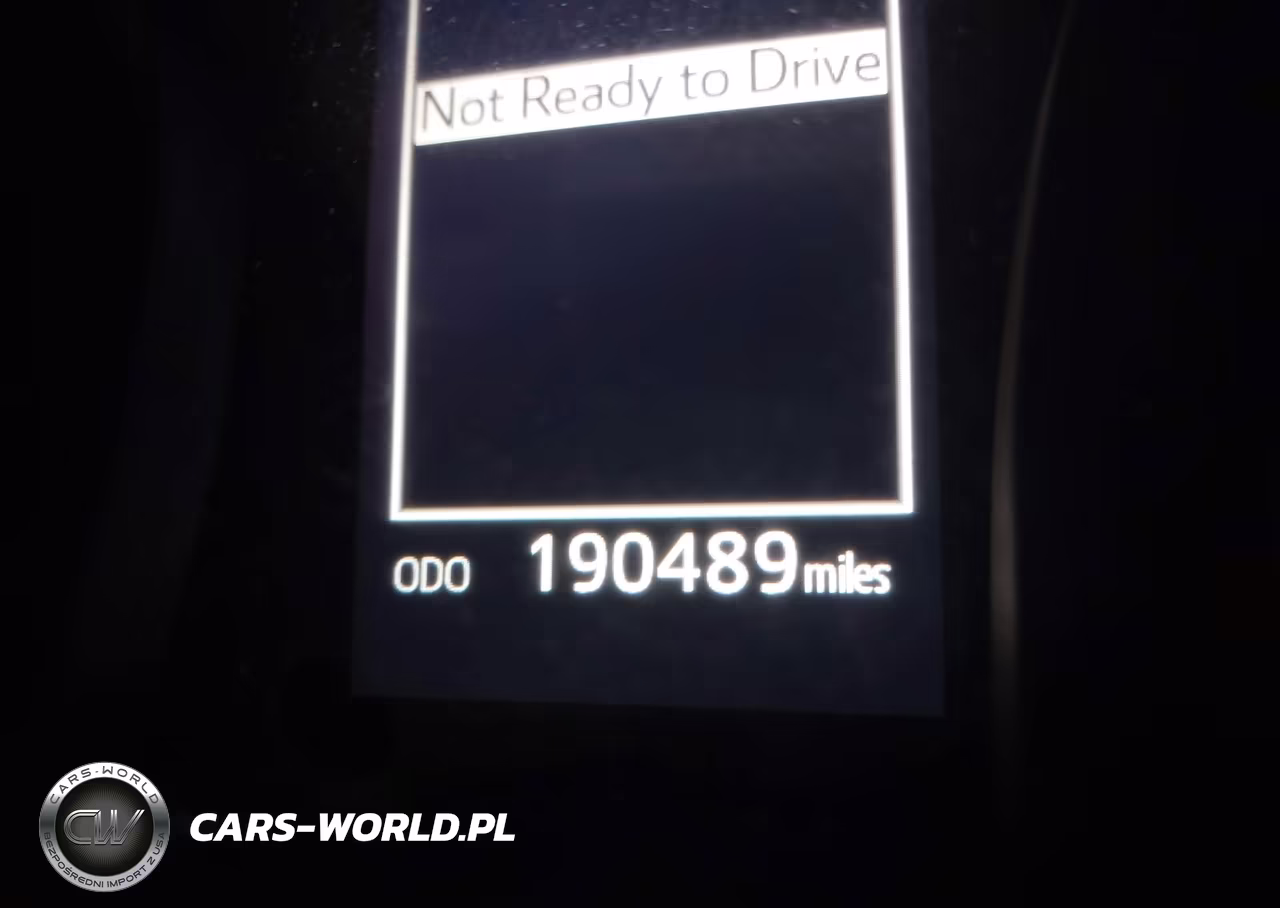 2018 Toyota Camry Le VIN:4T1B11HK8JU667132 - 16