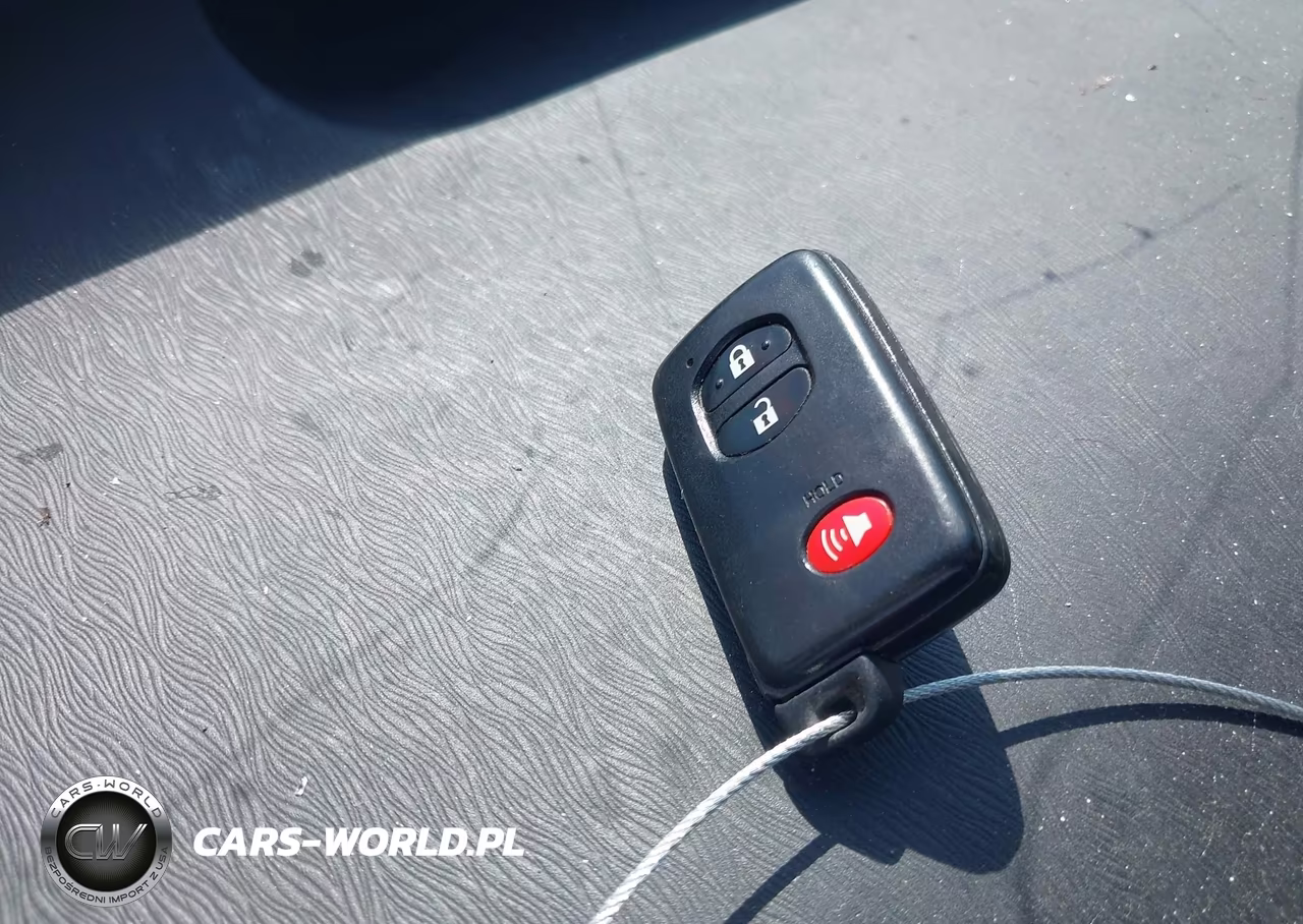2011 Toyota Prius Two VIN:JTDKN3DU3B1465149 - 11