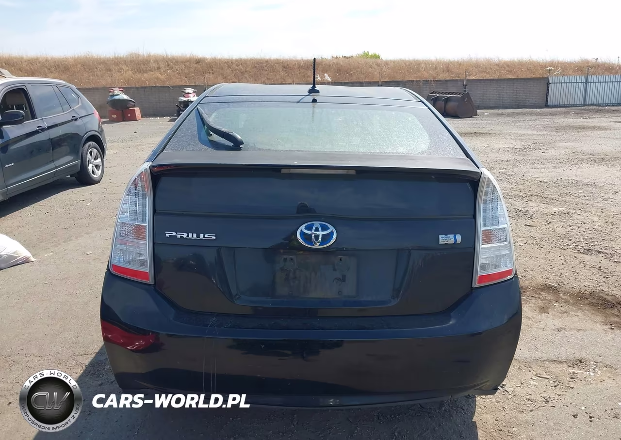 2011 Toyota Prius Two VIN:JTDKN3DU3B1465149 - 16
