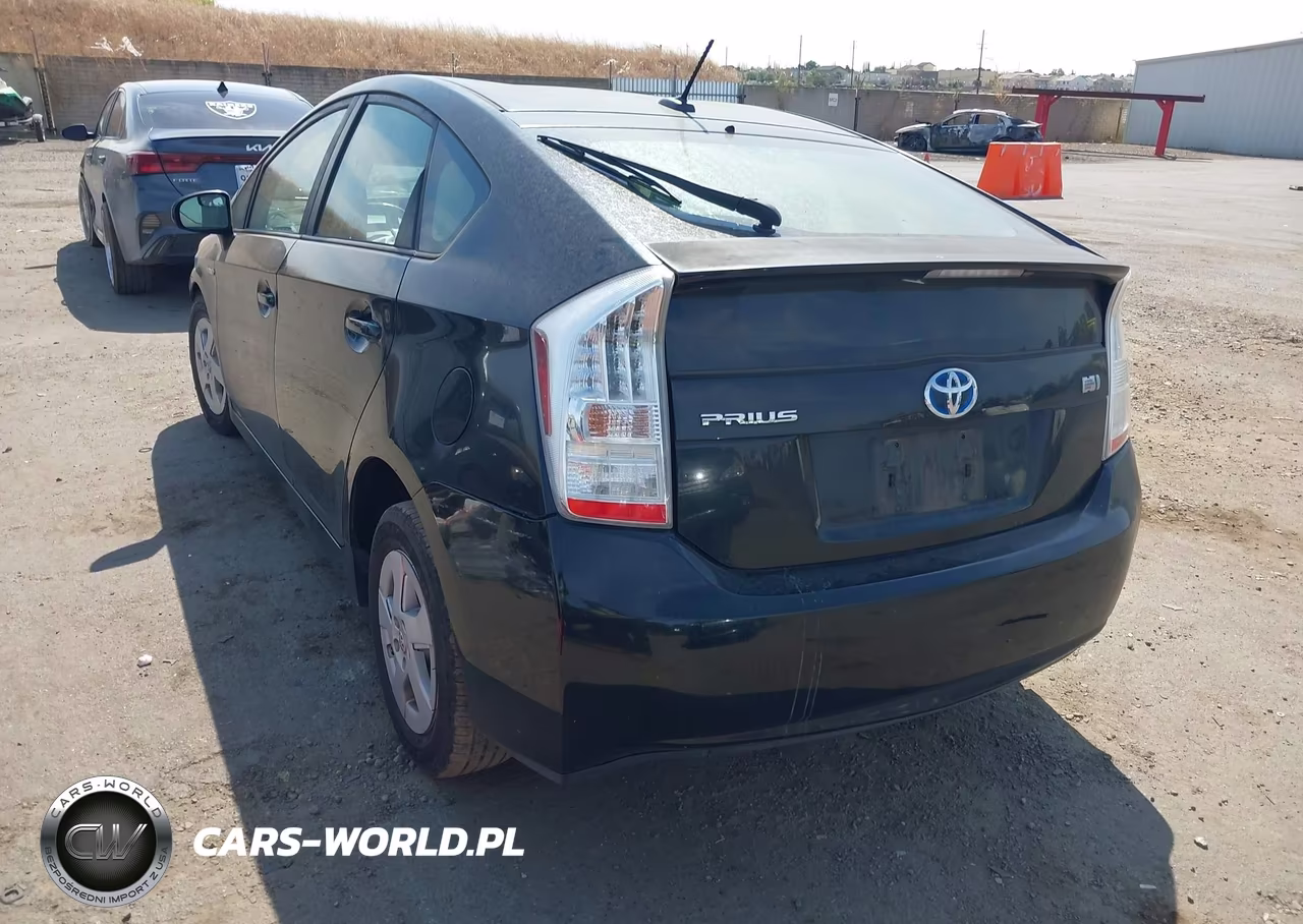 2011 Toyota Prius Two VIN:JTDKN3DU3B1465149 - 3