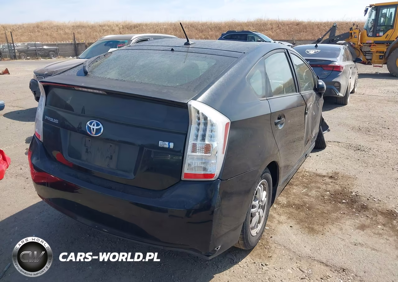 2011 Toyota Prius Two VIN:JTDKN3DU3B1465149 - 4
