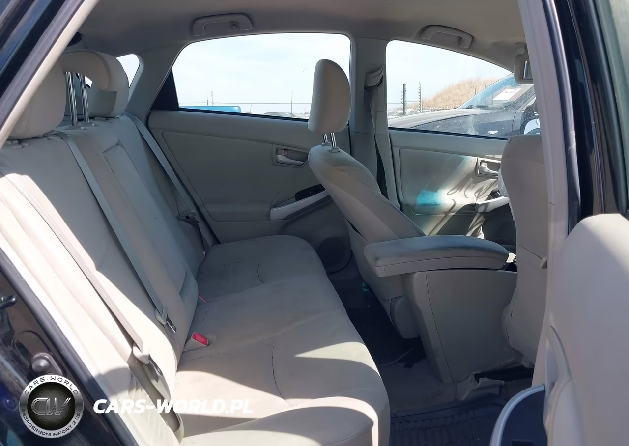 2011 Toyota Prius Two VIN:JTDKN3DU3B1465149 - 8