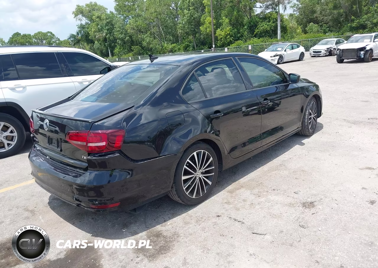 2016 Volkswagen Jetta 1.8T Sport VIN:3VWD17AJ4GM218283 - 4