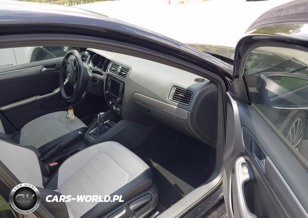 2016 Volkswagen Jetta 1.8T Sport VIN:3VWD17AJ4GM218283 - 5