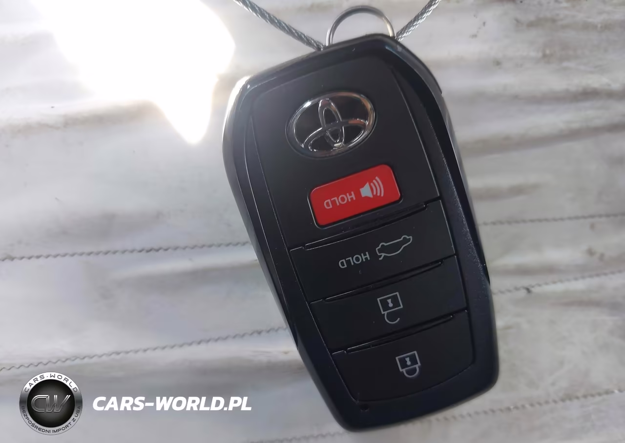 2026 Toyota Camry Le VIN:4T1DAACKXTU684811 - 11