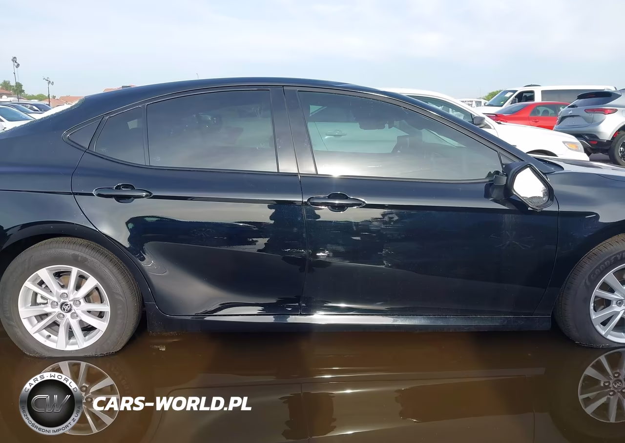 2026 Toyota Camry Le VIN:4T1DAACKXTU684811 - 13