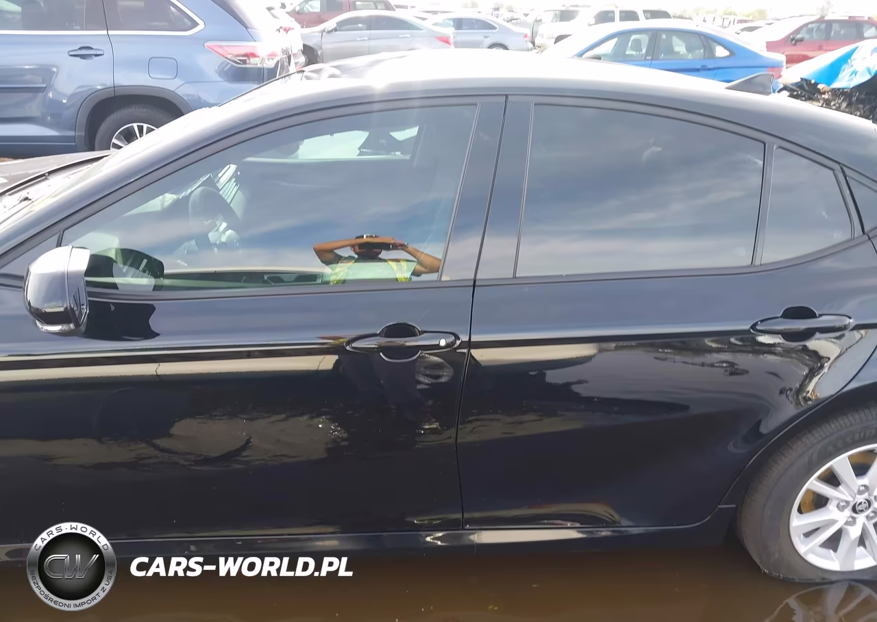 2026 Toyota Camry Le VIN:4T1DAACKXTU684811 - 14