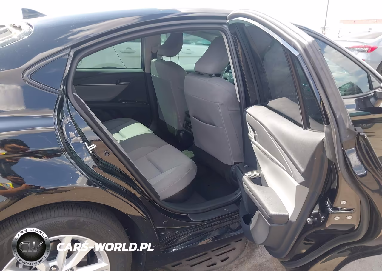 2026 Toyota Camry Le VIN:4T1DAACKXTU684811 - 8