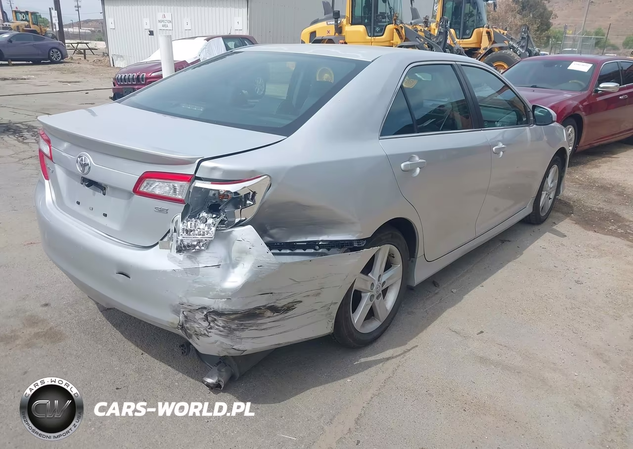 2014 Toyota Camry Se VIN:4T1BF1FK1EU756664 - 4