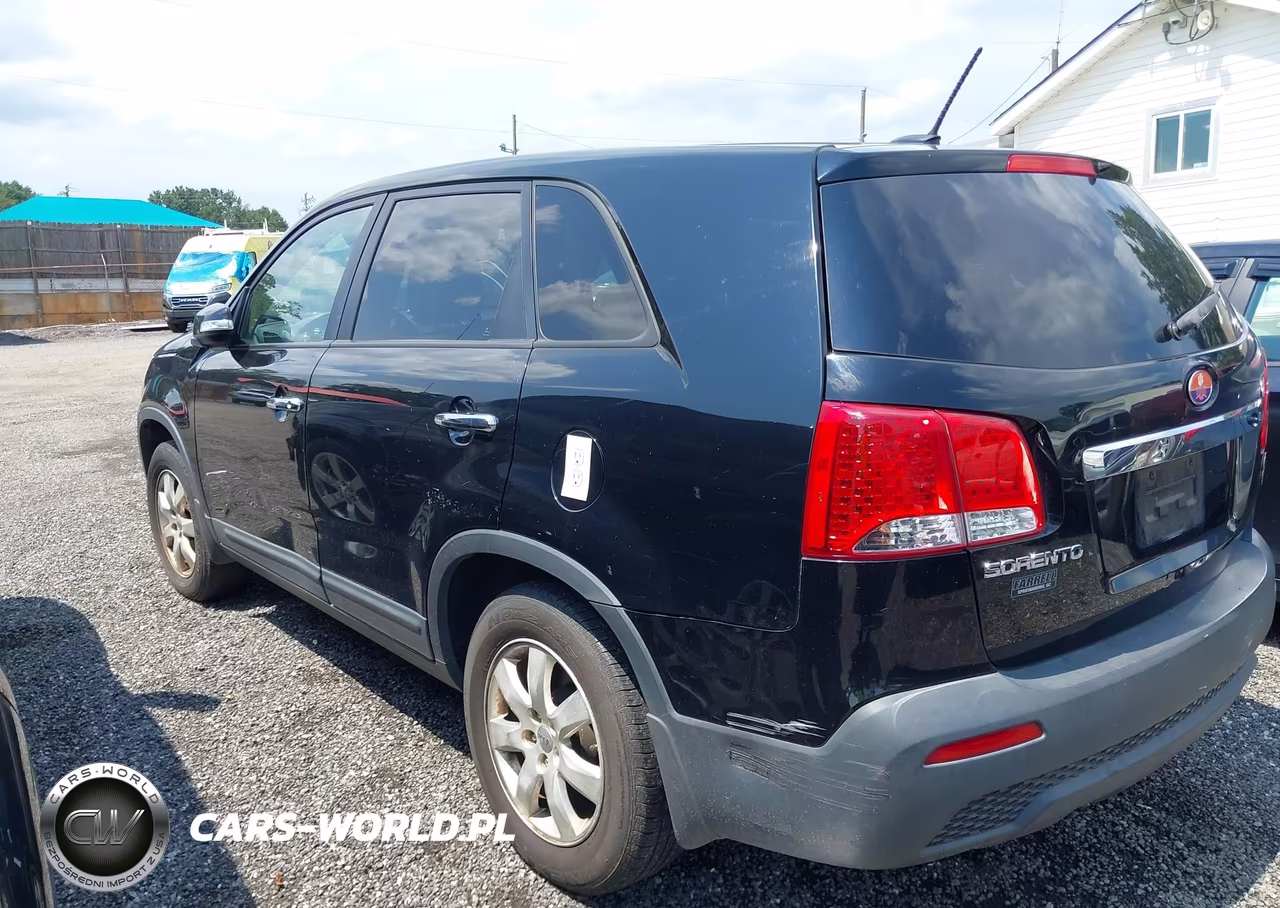 2013 Kia Sorento Lx VIN:5XYKT4A1XDG313507 - 3
