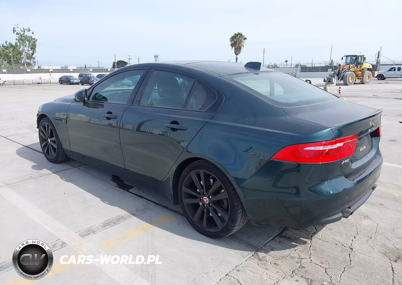 2017 Jaguar Xe 35T Prestige VIN:SAJAE4BV3HA975458 - 3