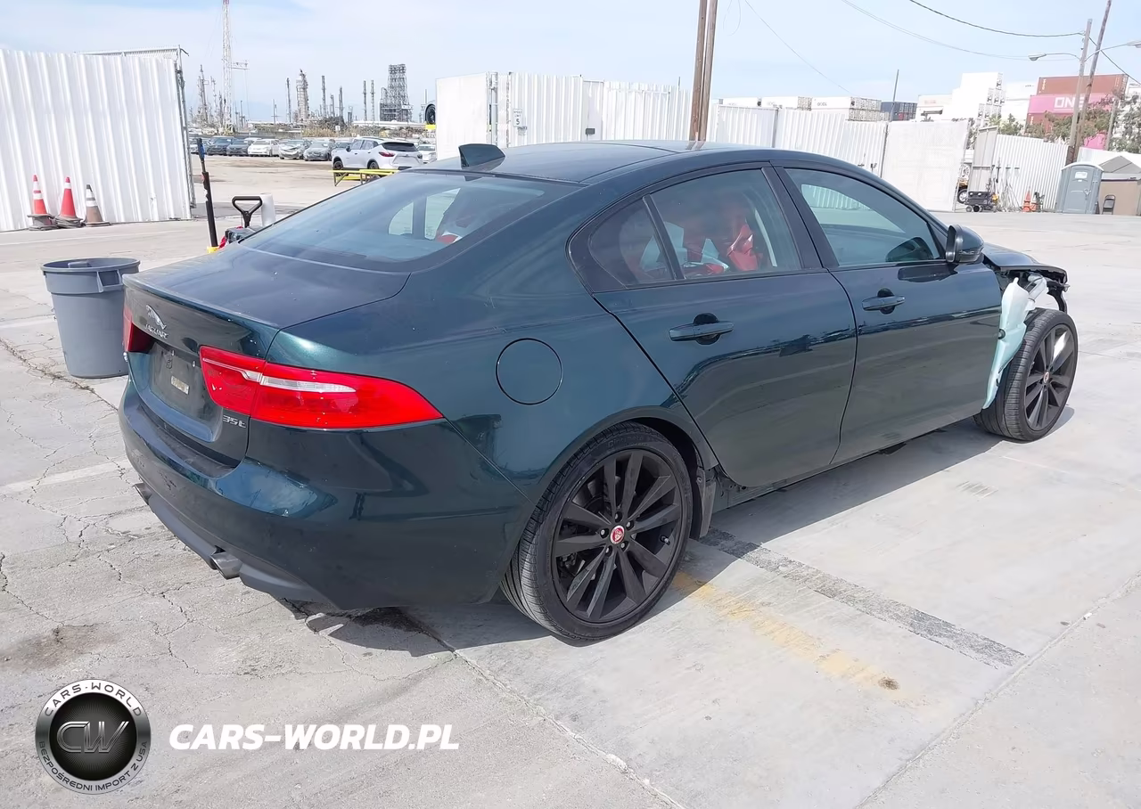 2017 Jaguar Xe 35T Prestige VIN:SAJAE4BV3HA975458 - 4