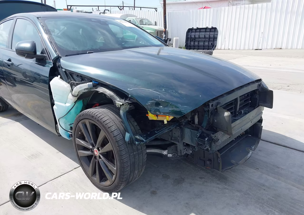 2017 Jaguar Xe 35T Prestige VIN:SAJAE4BV3HA975458 - 6
