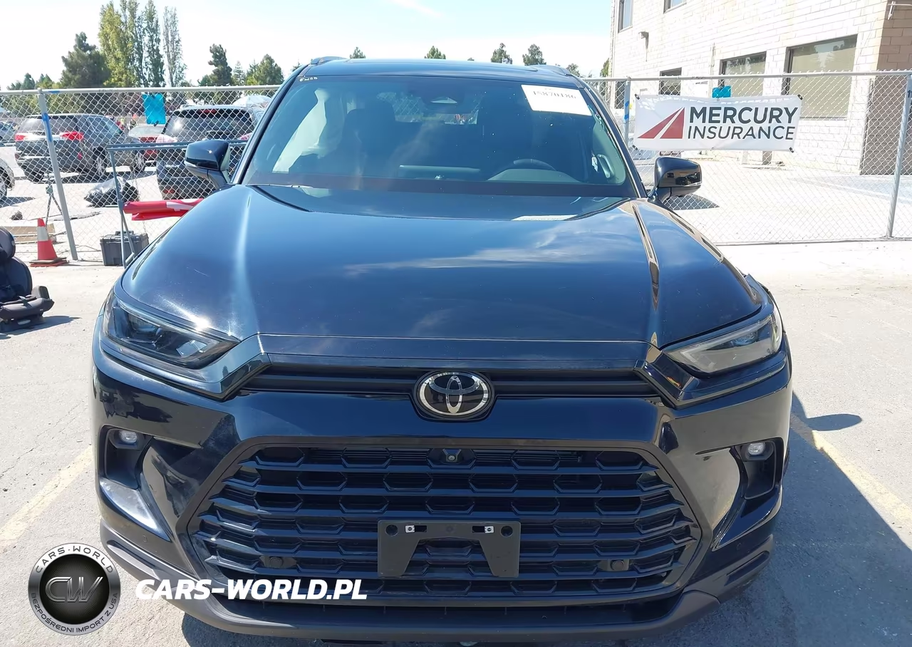 2025 Toyota Grand Highlander Hybrid Nightshade Edition VIN:5TDACAB55SS059359 - 13