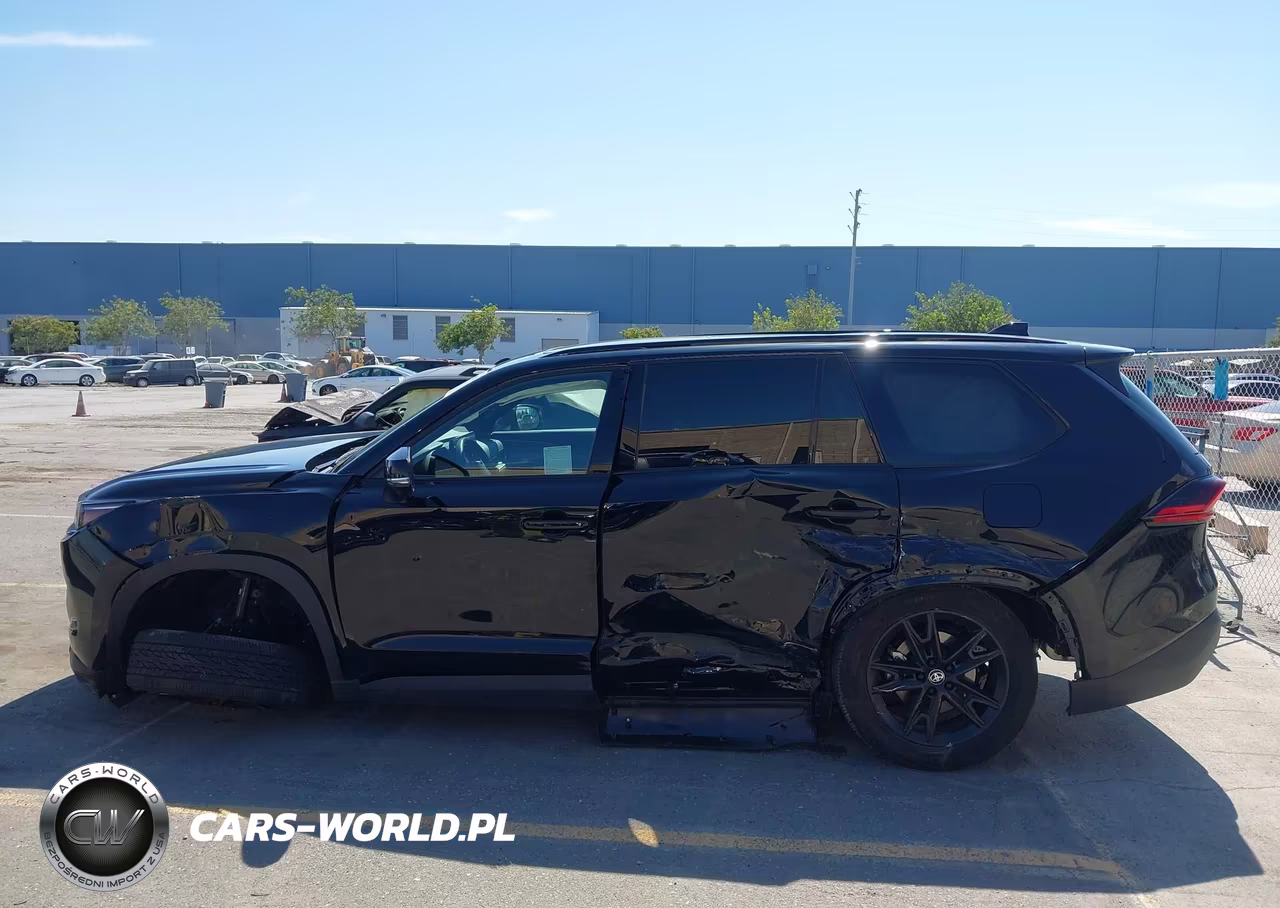 2025 Toyota Grand Highlander Hybrid Nightshade Edition VIN:5TDACAB55SS059359 - 15