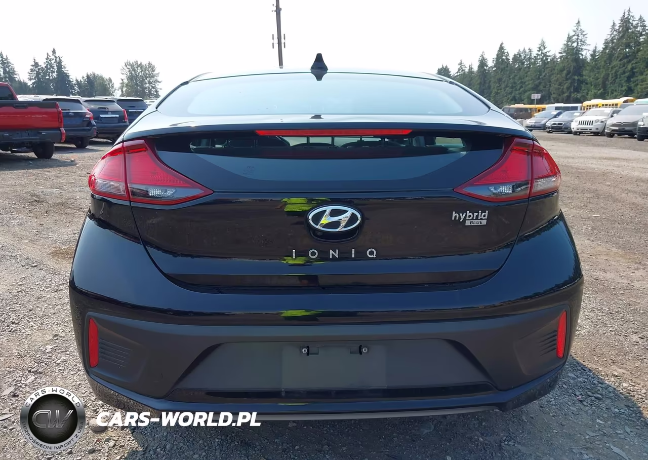 2018 Hyundai Ioniq Hybrid Blue VIN:KMHC65LC3JU100534 - 16