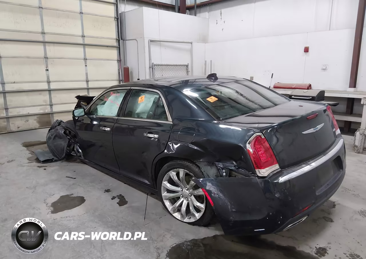 2018 Chrysler 300 Limited VIN:2C3CCAEG8JH324461 - 3