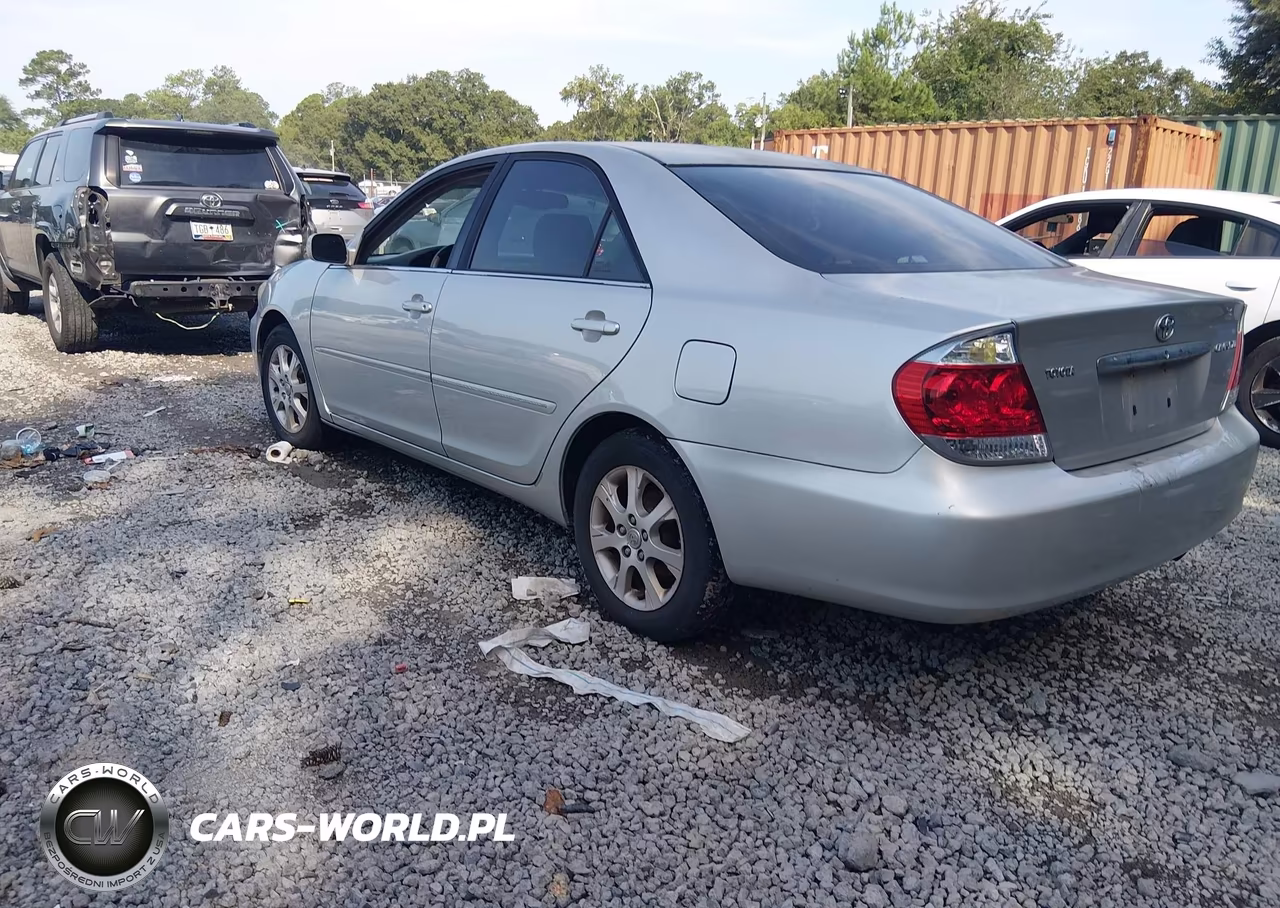 2005 Toyota Camry Xle VIN:4T1BE30K85U958621 - 3