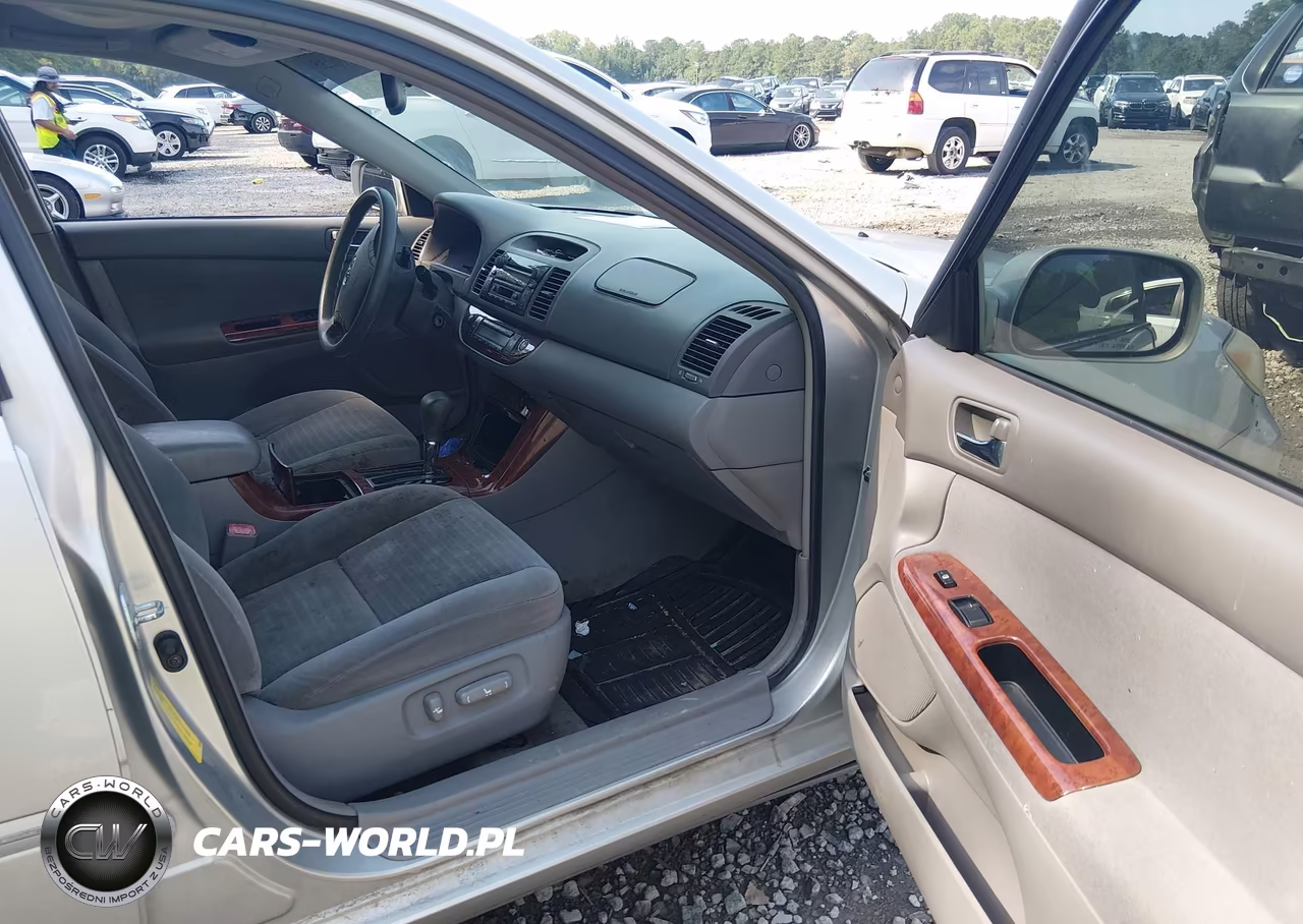 2005 Toyota Camry Xle VIN:4T1BE30K85U958621 - 5