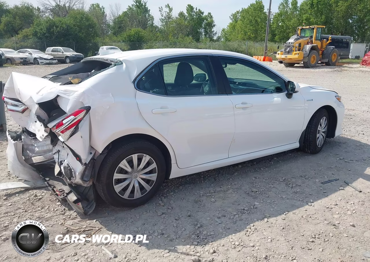 2018 Toyota Camry Hybrid Le VIN:4T1B31HK6JU503520 - 4