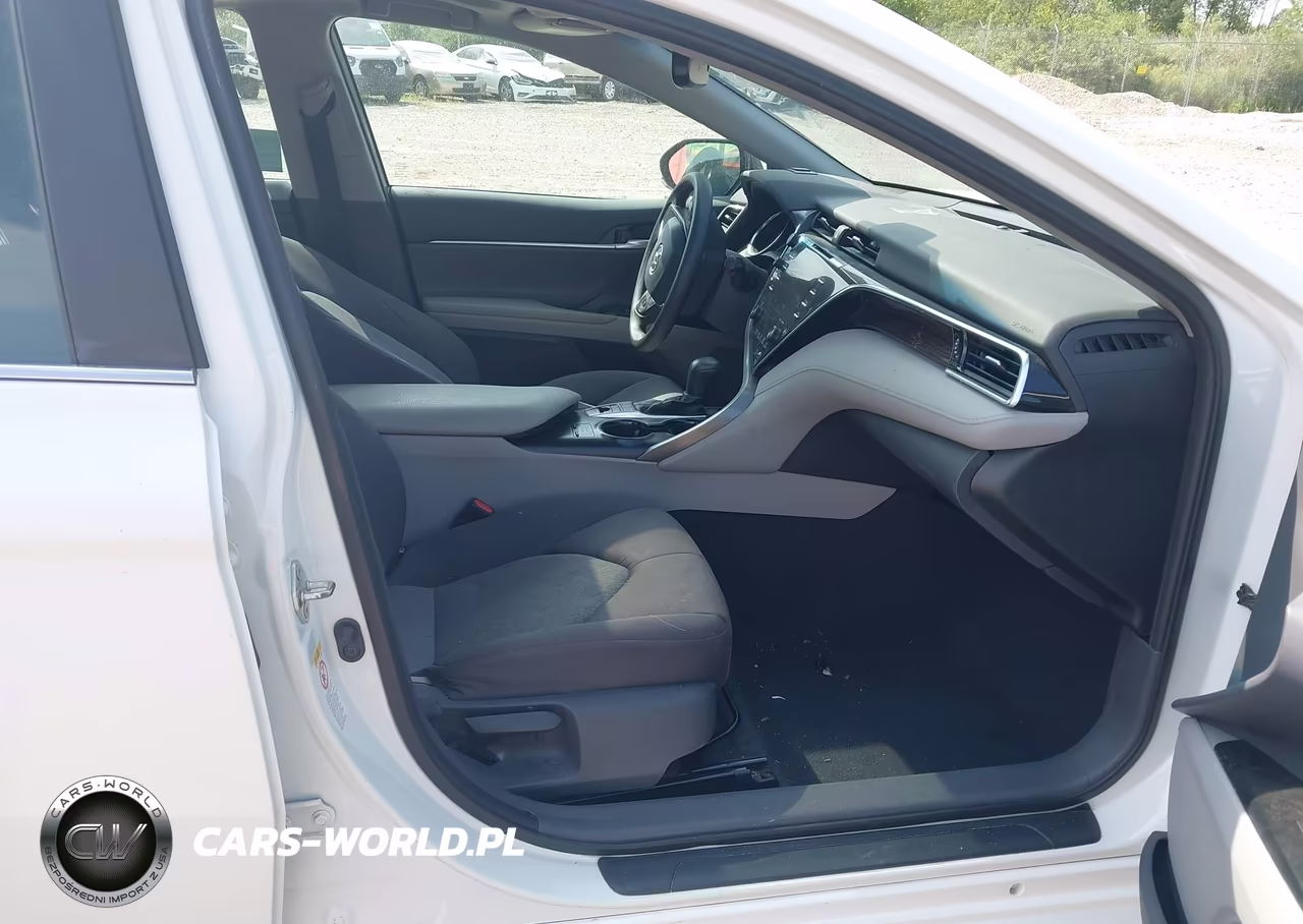 2018 Toyota Camry Hybrid Le VIN:4T1B31HK6JU503520 - 5