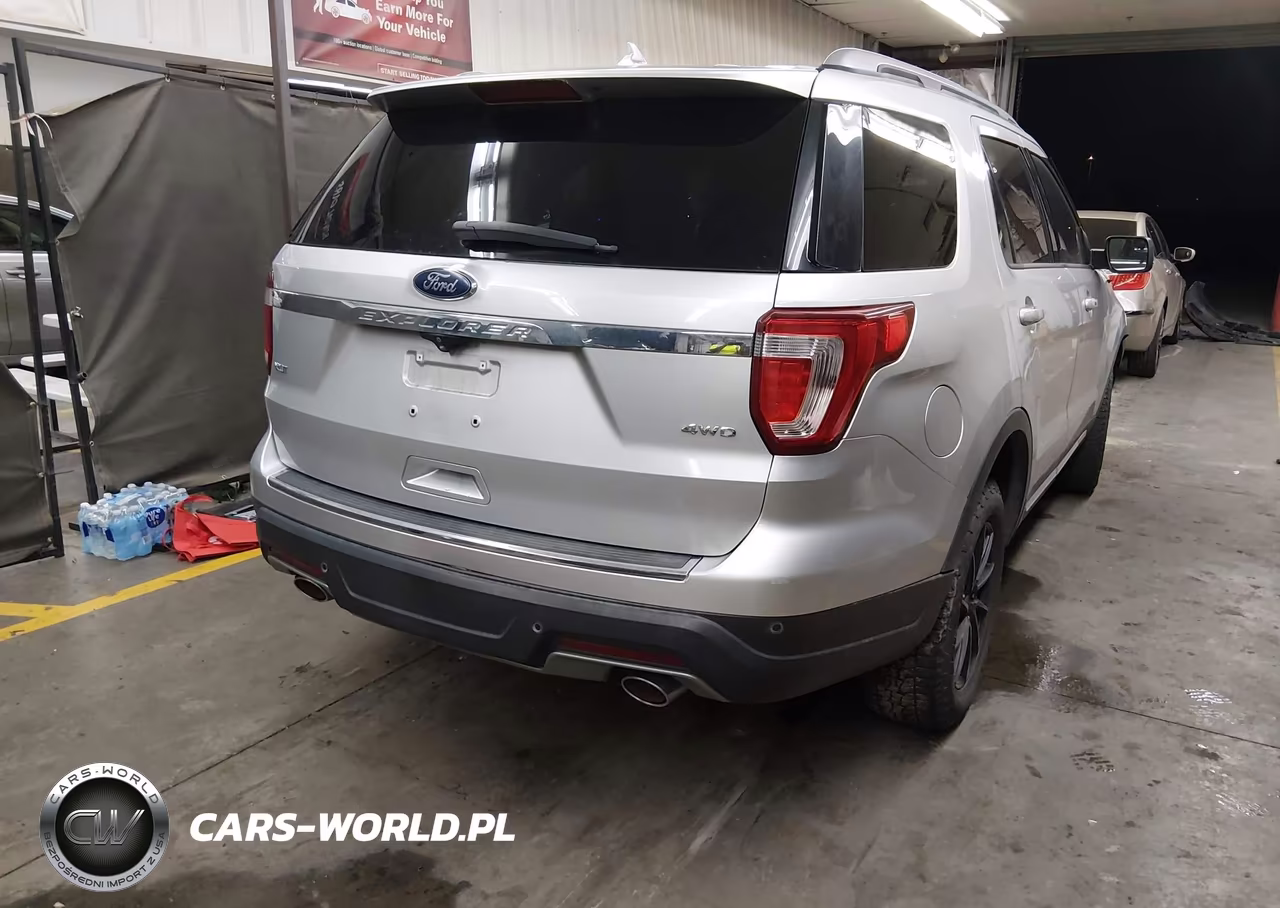 2018 Ford Explorer Xlt VIN:1FM5K8D81JGB91057 - 4