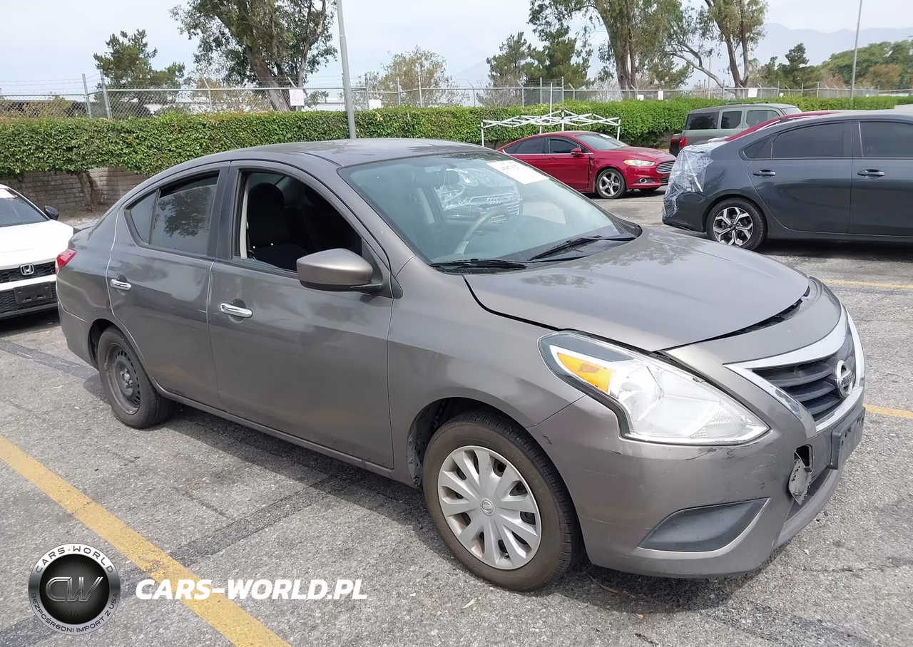 2015 Nissan Versa 1.6 Sv
