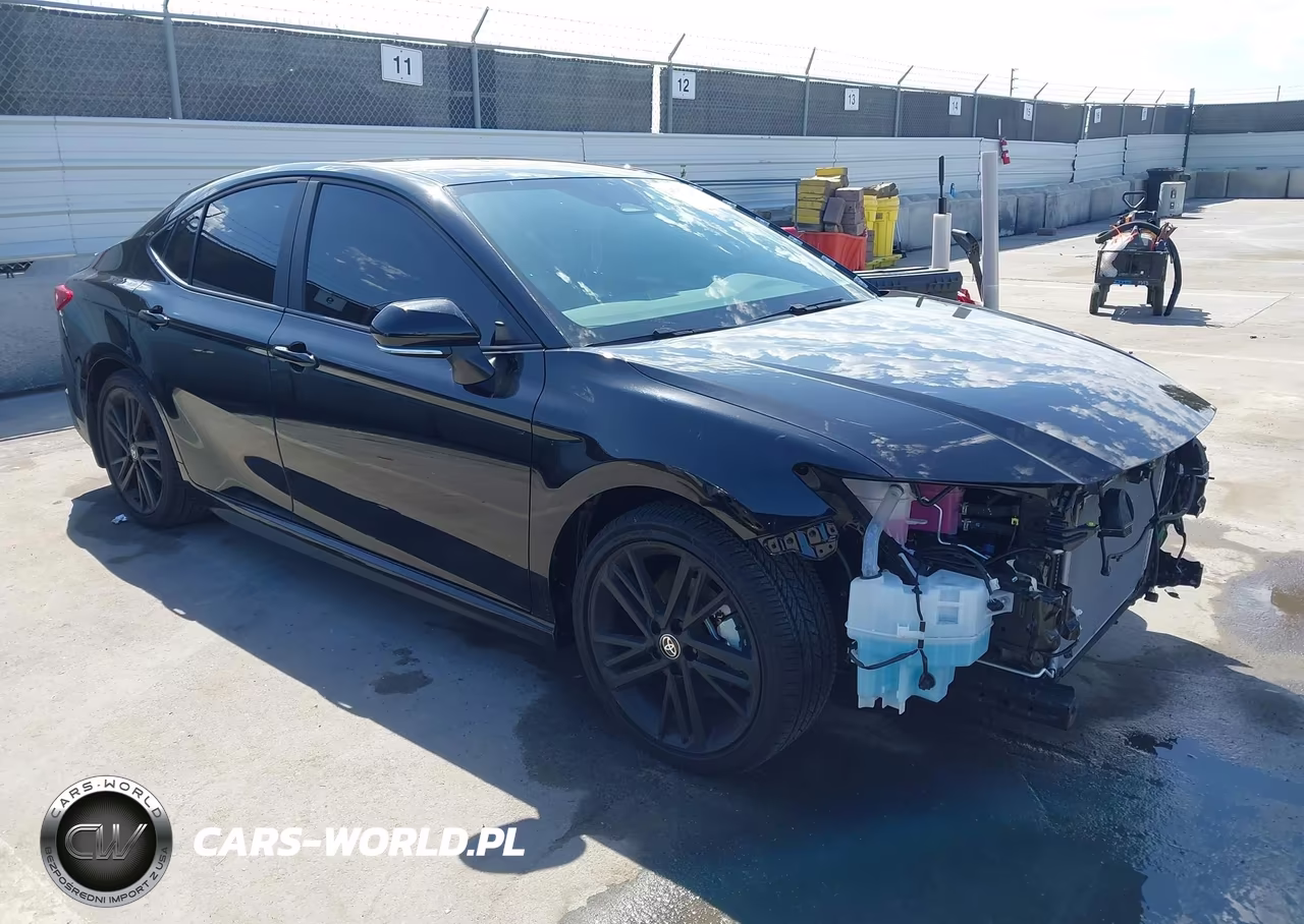 2026 Toyota Camry Nightshade – zdjęcie 1 z 17