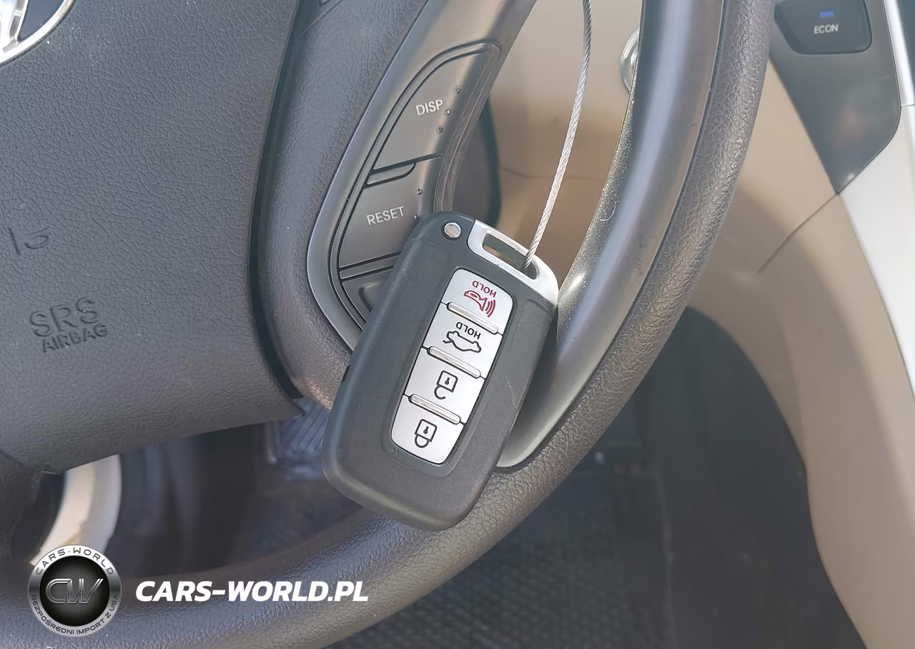 2015 Hyundai Sonata Hybrid VIN:KMHEC4A44FA137902 - 11