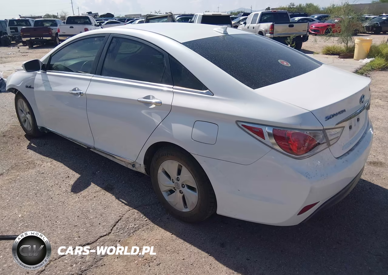 2015 Hyundai Sonata Hybrid VIN:KMHEC4A44FA137902 - 3